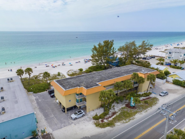 Beachfront Studio Beautiful Gulf Views